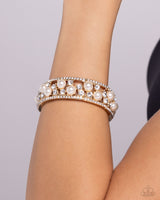 Paparazzi Opera Singer - Gold Pearl Bracelet