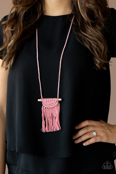 Paparazzi Necklace Between You and MACRAME - Pink