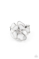 Paparazzi Ring Hibiscus Holiday - White