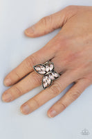Paparazzi Fluttering Fashionista - Pink Ring